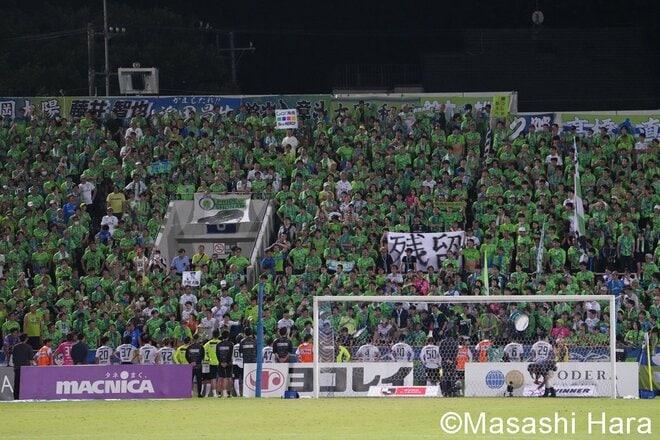 18位と19位の裏天王山！勝負を決めたJリーグ9月デビューの｢打ってよし投げてよし｣21歳大学生、最後まで｢共に戦う覚悟を示した｣緑と青の勇者たち【横浜FCvs湘南ベルマーレ】激闘PHOTOギャラリーの画像009