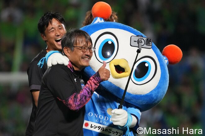 18位と19位の裏天王山！勝負を決めたJリーグ9月デビューの｢打ってよし投げてよし｣21歳大学生、最後まで｢共に戦う覚悟を示した｣緑と青の勇者たち【横浜FCvs湘南ベルマーレ】激闘PHOTOギャラリーの画像008