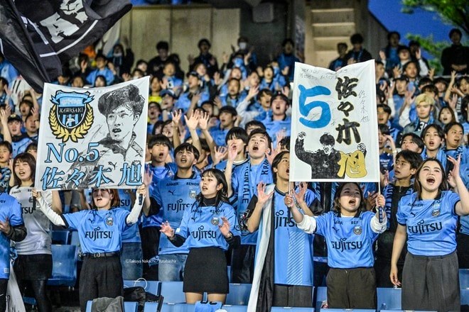 【J1川崎を取材して感じた「育てる力と心」とは(8)】「フロンターレのサポーター」が「唯一無二のこのクラブの誇り」のワケとは。エンブレムを超え、海を越えたチーム愛の物語の画像064