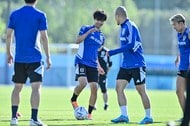 「まじでキャプテン翼みたい」「ドラゴンボールの世界」サッカー日本代表のシュート練習で見せた原口元気の「体幹スゴすぎジャンピングボレー」！の画像
