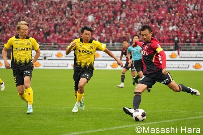 柏が1年前の敗戦を払拭！ 同点弾の遠藤渓太がガッツポーズ＆逆転ゴールの山内日向汰が感情を爆発！ 鈴木優磨が先制点の徳田誉にまさかの手荒い祝福！【鹿島アントラーズvs柏レイソル】激闘PHOTOギャラリーの画像001