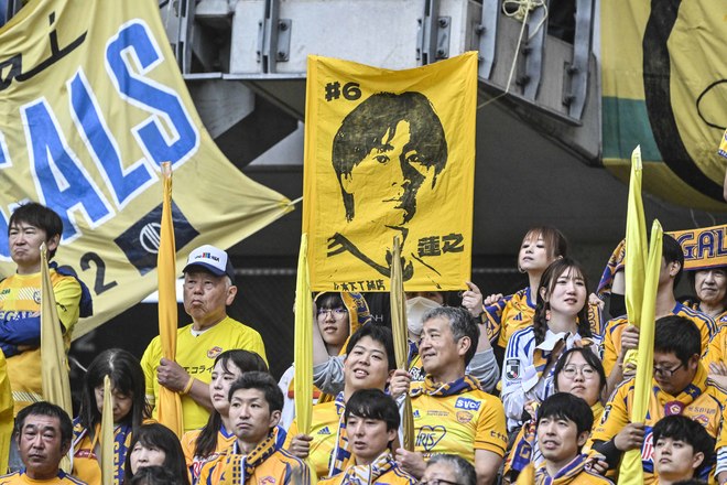 【仙台サポーターアルバム(1)】千葉戦に2000人が駆け付けたベガルタ仙台のサポーター写真99枚！ 雨中で声援鳴り響かせた「ジェフユナイテッド千葉ーベガルタ仙台」の画像076