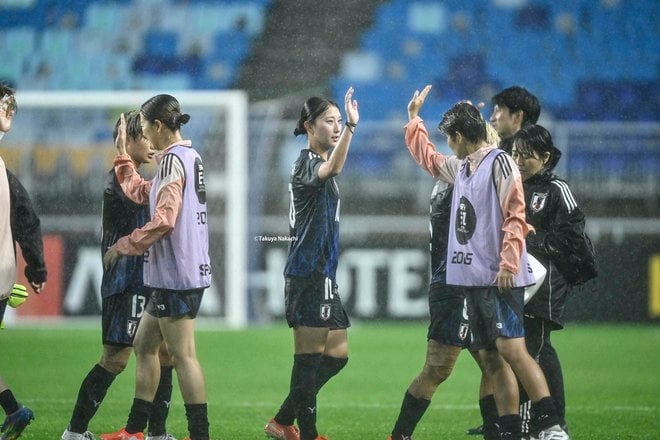 【塩越柚歩アルバム】E-1選手権最終戦で途中出場した「塩越柚歩の写真43枚」！ 雨に濡れながらも見せた華麗なプレー写真「なでしこジャパンー中国代表」の画像037
