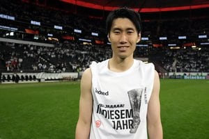 「可愛すぎる」フランクフルト鎌田大地が「EL決勝進出」を決めて喜びの舞い!クラブ公式が動画をあげて話題に【動画】の画像