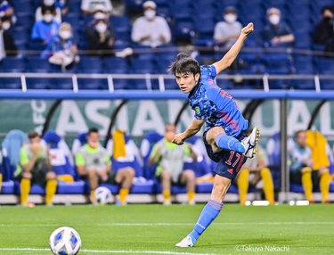 田中碧がサッカー日本代表の 救世主 になった 初先発でa代表初ゴール 日本国民の声 が届いたスタメン起用 全員の 魂 がこもった先制弾の凄さとは 動画 サッカー批評web 田中碧がサッカー日本代表の 救世主 になった 初先発でa代表初ゴール 日本国民の声 が届いたスタメン起用 全員の 魂 がこもった先制弾の凄さとは 動画 サッカー批評web