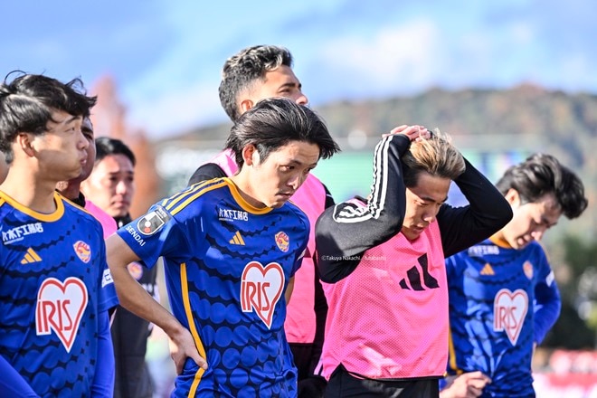 「こんなに泣くとは思わなかった」「辛くなる」J2仙台の選手が試合後に見せた「ピッチ横での悔し号泣姿」に心打たれるファン続々……「我慢してたのにもらい泣き」の声の画像010