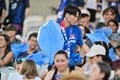 パリ五輪・サッカー日本代表サポーターが試合会場スタジアムを「青いゴミ袋でジャック」した衝撃アイデア！ フランス＆対戦相手のファンも巻き込んで“まさかの光景”作り上げるの画像006