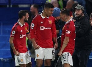 ｢雄叫びめっちゃかっこいい｣!! サッカーブラジル代表MFカゼミーロの｢劇的同点ゴール｣をピッチ目線で！ マンチェスター・ユナイテッドを救う｢劇的ヘディング弾｣の別アングル動画に｢8万6000超いいね｣の画像