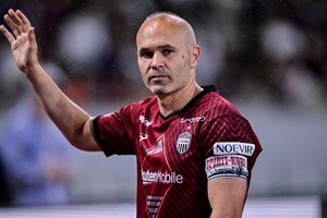 「イニエスタより座頭市」レイザーラモンRGが『あるあるクルーズ』で現役引退イニエスタのモノマネ披露！「いつもタイムリー」「どこで買ってんそのユニ」の声の画像