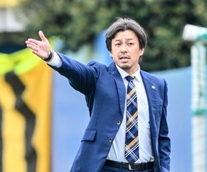 【J2「3強足踏み」】6試合ぶりの黒星で「首位陥落」のベガルタ仙台、「J1昇格」のため――敗戦後、原崎政人監督が「選手に語ったこと」【戸塚啓のJ2のミカタ】(1)の画像