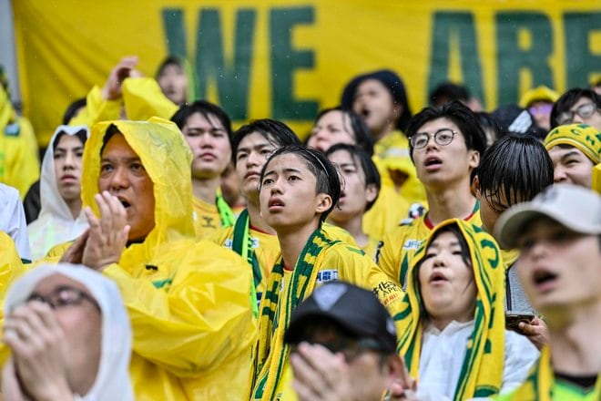 【千葉サポーターアルバム】雨の中で首位堅持のチームを後押しした「ジェフユナイテッド千葉のサポーター写真99枚」！ ゴール裏の熱狂ショット「ジェフユナイテッド千葉ーベガルタ仙台」の画像037