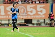 「長倉さんの腕が太ッッッ」J1新潟のキャンペーン紹介より目を奪う新加入FWの筋肉!「妻が卒倒しました」「おやすみアルビ君が捕獲されているよう」などの声が広がるの画像