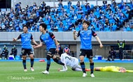 川崎、札幌破って22戦無敗!(2)三笘薫が追及する「ワンタッチ・ツータッチのフィニッシャー」の画像