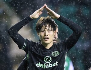 セルティック・古橋亨梧が凄すぎる!!早くも2桁ゴールに到達!華麗なパスワークから見事なフィニッシュ…公式戦10ゴール目とは?【動画】の画像