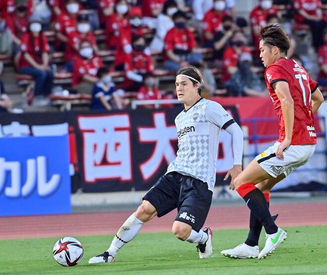 浦和サポvs酒井高徳「駒場抗争」を終結させた「試合中と試合後の2つの異例行動」の画像