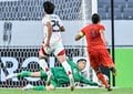 【植田直通＆早川友基アルバム】鹿島アントラーズの2人の中国戦でのプレー写真56枚！ 早川は日本代表デビュー、植田は久々復帰の記念姿「日本代表ー中国代表」の画像021