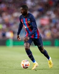 ｢1万4000いいね｣!! バルセロナのロベルト・レバンドフスキの驚異のリフティングが話題! ｢極まっておる｣などと大反響の｢驚愕スキル｣【動画】の画像