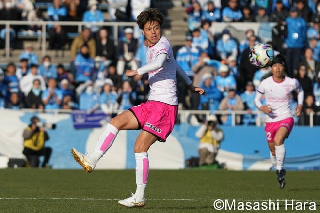 三ツ沢でのゴールラッシュ！“降格”横浜FCが大量5得点で“昇格”栃木シティに大勝！駒沢直哉が圧巻のヘッド4発！須藤大輔新監督が手にした初勝利！苦悩のパウロ＆武蔵…【横浜FCvs栃木シティ】激闘PHOTOギャラリーの画像008