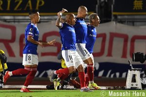 PHOTOギャラリー「ピッチの焦点」【明治安田J1リーグ　第３１節　湘南ベルマーレｖｓ横浜Ｆ・マリノス　２０２１年１０月１日　１９：０３キックオフ】の画像