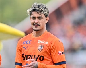 ｢MBグッズかっこいいな｣J1清水のイケメン部門1位マテウス・ブエノ監修のオリジナルグッズ販売！｢ブランド化した方が良いレベル｣｢センスさすが｣フィギュア化も…の画像