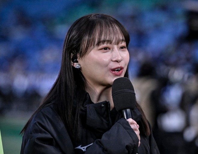 「可愛すぎて意識飛びそう」影山優佳が身近で意外な“サッカーグッズ”としてみせた「セルフ背比べ」がかわいすぎて大反響！「お茶目影ちゃん」「可愛い！」の声の画像