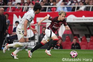 「主力移籍」浦和レッズ、「監督交代」サガン鳥栖戦で浮上した「今後の課題と希望」(1)渡邊凌磨CK前の「配置」と井上黎生人「クリア」の画像