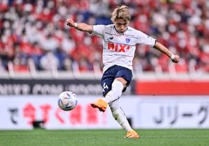 FC東京・松木玖生の「ロベカル級FK」がエグい!! 決まれば「プスカシュ賞」も狙えたスーパーショット【動画】の画像