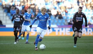 サッカー日本代表・伊東純也が｢圧巻のアシスト｣!!全2得点に絡む大活躍でヘンクの勝利に貢献!!ポール・オヌアチュとのホットライン炸裂のアシスト王目前｢今季12アシスト目｣とは?【動画】の画像