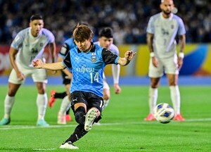 苦しんだパトゥム戦のHT、ロッカールームで川崎の選手に見られた通常とは違う危機感を持った行動とは……鬼木監督は「いつもだったら少し静かな状態で…」の画像