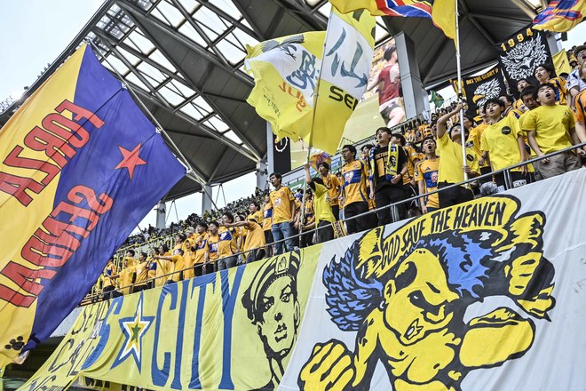 【仙台サポーターアルバム(2)】雨の試合に2000人！ 現地撮影した「ベガルタ仙台のサポーター写真99枚」！「ジェフユナイテッド千葉ーベガルタ仙台」の画像074