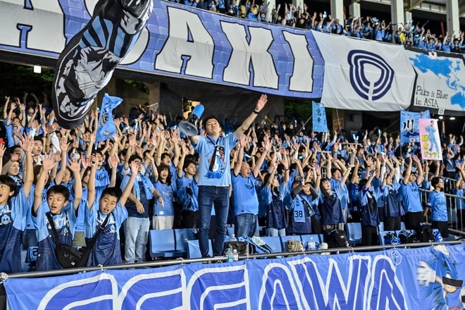 【サポーターアルバム】水曜開催の横浜FC戦に2万人が駆け付けた川崎フロンターレのサポーター写真47枚！ 勝利後の笑顔ショット「川崎フロンターレー横浜FC」の画像033