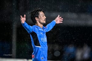川崎フロンターレのレジェンド中村憲剛がGKとして等々力のピッチに復帰！ “PKのピンチ”を乗り越えコンサドーレ札幌戦の勝利を呼び込む！の画像