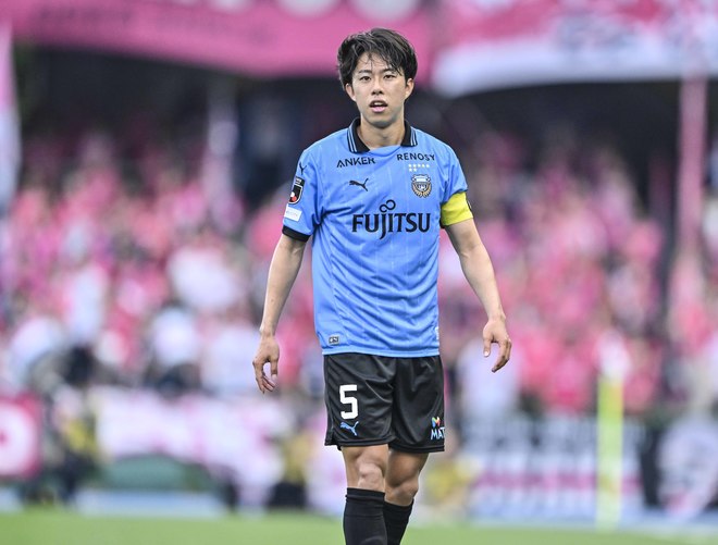 【川崎・佐々木旭が見せる特大級の進化。ピッチを攻守で圧倒できる理由とは(3)】「別人かのような幸大になってしまった」と語る高井幸大の変化も刺激に、「もっとやらなきゃいけない」と見据えるものの画像013