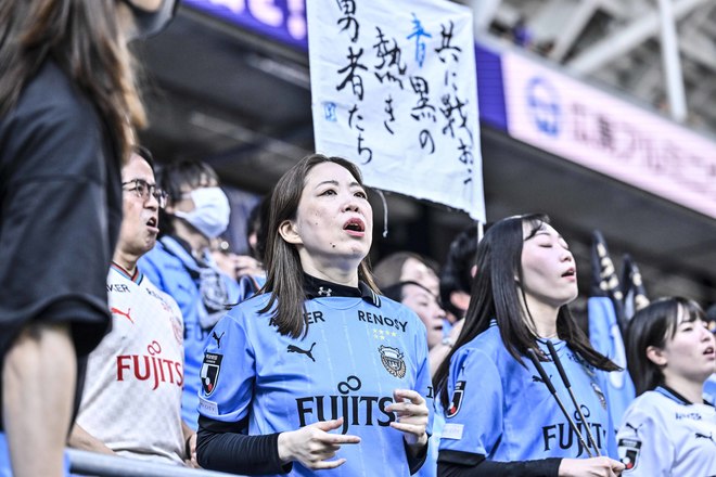 【サポーターアルバム】800km離れた広島に駆けつけ勝利をもたらした川崎フロンターレのサポーター写真71枚！「サンフレッチェ広島ー川崎フロンターレ」の画像003