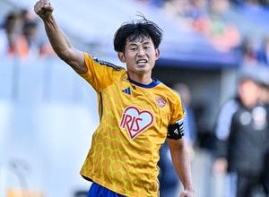 【2025年J2「開幕節」サガン鳥栖VSベガルタ仙台「徹底分析」】ロングボールに強いFWの粘りが生んだMF郷家友太の決勝ヘディングゴール　森山佳郎監督は「守り切る」ことに自信【戸塚啓のJ2のミカタ】(2)の画像