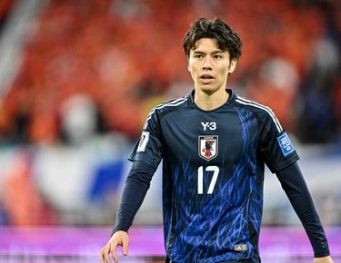 どこにでもいる」「まじベリンガムやん」首位浮上リーズ田中碧の