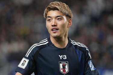 可愛すぎて震えます｣日本代表10番・堂安律の美人妻、大胆美くびれ