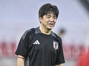 うまっ」「真似できない」日本代表元10番の名波浩コーチが披露した凄