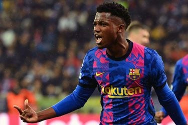 バルセロナ・19歳アンス・ファティが[「凄い」強烈シュートをゴールに