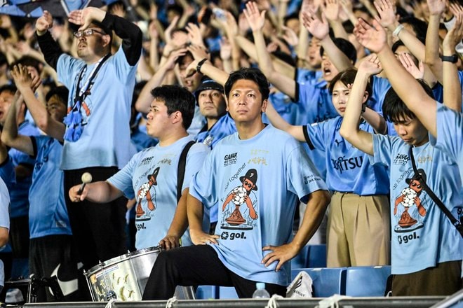 【サポーターアルバム】浦和相手に連勝止まるも、悔しさを声援に変えた「川崎フロンターレのサポーターの試合後の写真41枚！「川崎フロンターレー浦和レッズ」の画像034