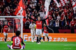 「この動画いいよね」浦和レッズが公開した、川崎に逆転勝利後の舞台裏映像での「主役」は背番号10！「最高すぎる､､､」「お茶目で可愛い笑」など、サポーターの心を鷲掴みの画像