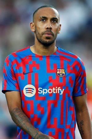 「トッテナム?レアル・マドリード?」元アーセナル、現バルセロナのFWオーバメヤンが「意地悪な一問一答」に答える! ラジオでのやり取りに「答えづらすぎるやろ笑」とファンも突っ込むの画像