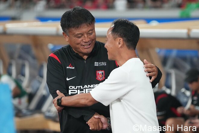 明暗分かれた国立決戦！ 無傷の3連勝と泥沼の3連敗…新天地デビューの2人！西村拓真の咆哮！そして両指揮官の抱擁が物語る激闘【FC町田ゼルビアvs浦和レッズ】激闘PHOTOギャラリーの画像001