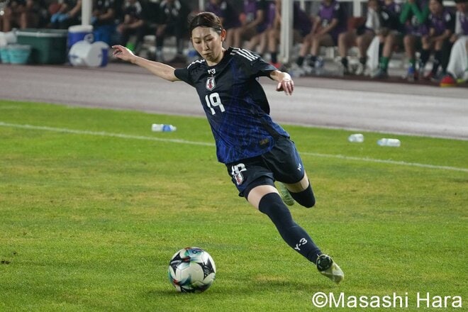 韓国戦ワントップ起用の｢なでしこ新星｣強烈ミドル弾で幕開け！ 後半｢美人すぎる10番｣がトップ下出場も…澤穂希の同僚｢女メッシ｣の奮闘で優勝の行方は最終戦へ【日本代表vs韓国代表】激闘PHOTOギャラリーの画像008