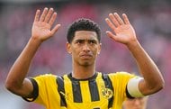 「久保が中心に」ラ・リーガが投稿した「レアル・ソシエダの魔法の中盤」画像にサッカー日本代表・久保建英が君臨! 一人だけ全身でボールを蹴る!の画像