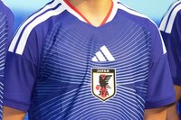 ｢バレる！｣｢スペインに見つかった｣U-18日本代表FW新川志音の“ザ・ストライカー”な逆足ミドルに脚光！ スペイン相手に｢もはや隠しようがなくて笑うしかない｣一撃