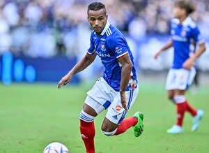 「4枚のDFをいとも簡単に…」横浜FMエウベルの4人でも止められないドリブルからのゴールに「ブラジル代表ですって言われても違和感ない」と絶賛の声！「メッシじゃん…」の声もの画像