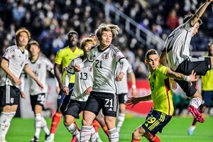 「ユニフォーム交換は激アツ」FW上田綺世が憧れの世界的ストライカーとの「2ショット」公開！ 「え、最高じゃん」「素敵な時間」とファンも興奮の1枚の画像