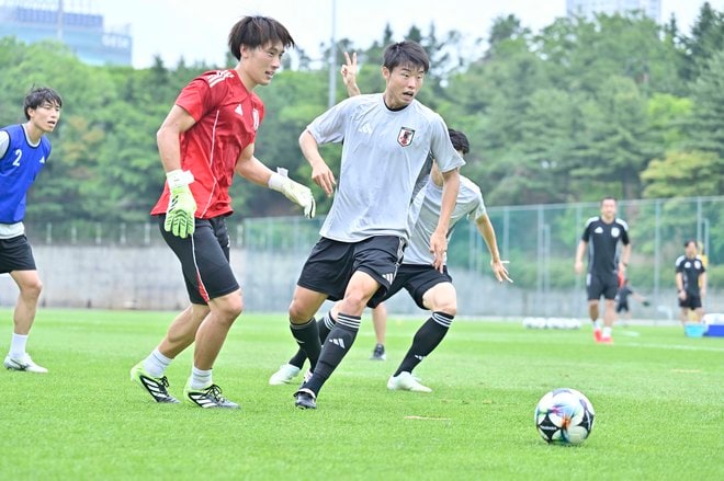 【サンフレッチェ広島「E-1」アルバム】J1広島に所属する日本代表5選手の13日＆14日の練習写真46枚！ジャーメイン良、中村草太、川辺駿、田中聡、荒木隼人、大迫敬介の現地写真の画像031