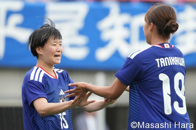 新生なでしこ初陣は谷川萌々子の｢衝撃ゴラッソ｣等で5ｰ0圧勝！新体制でも｢チームの心臓｣は14番と10番！内田篤人ら｢レジェンド2人｣も入閣【日本女子代表vs南アフリカ女子代表】現地撮の画像014